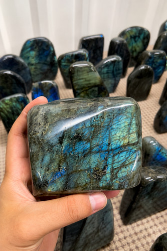 Pietra preziosa labradorite